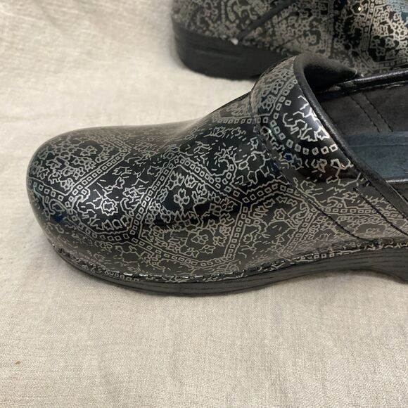 Dansko Women's Professional Metallic Floral Clog Size 39 Nursing US 8.5-9 - Picture 5 of 16